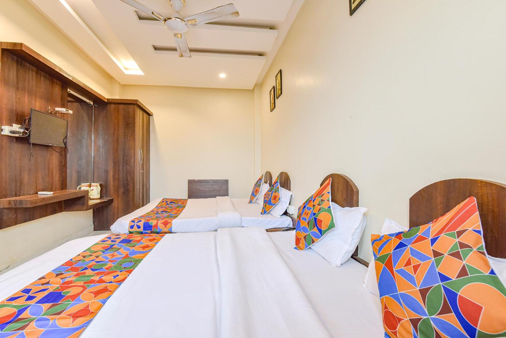 Fabexpress Ta Paradise Ujjain Exteriör bild