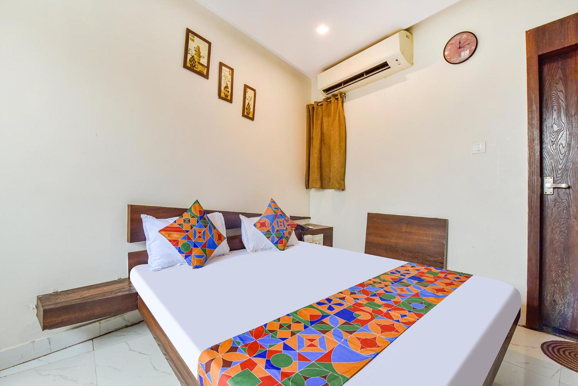 Fabexpress Ta Paradise Ujjain Exteriör bild